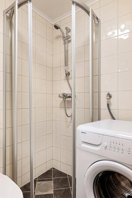 Fresh Studio Apartment, A Short Walk From Bryggen Bergen Buitenkant foto