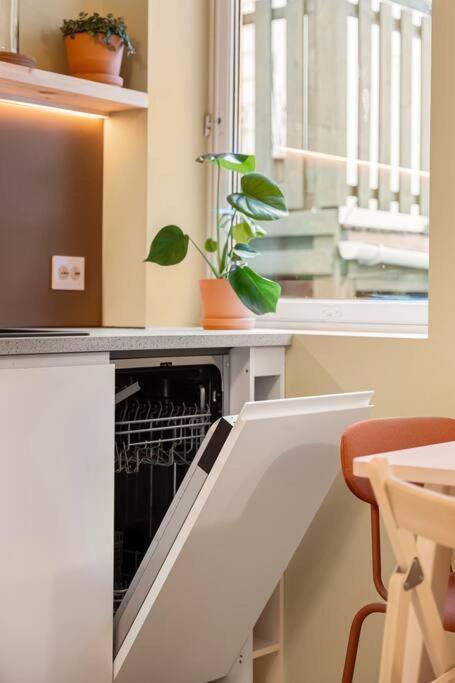 Fresh Studio Apartment, A Short Walk From Bryggen Bergen Buitenkant foto