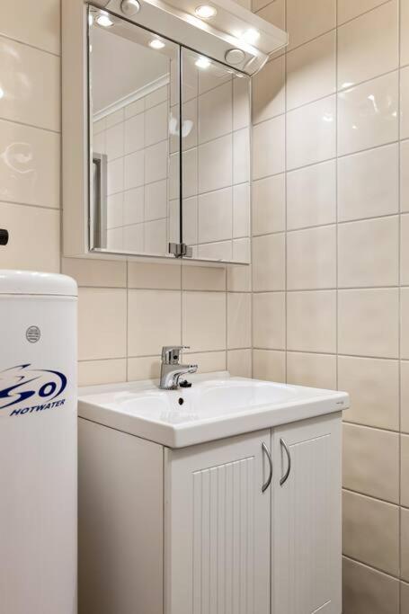 Fresh Studio Apartment, A Short Walk From Bryggen Bergen Buitenkant foto